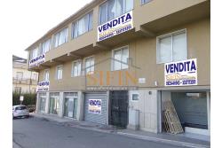 fabbricato 1.700 mq - Grottaminarda, via M. Buonarroti, in adiacenza della Banca Popolare di Bari e a soli 300 metri dal Corso Vittorio Veneto, proponiamo in vendita Palazzina commerciale da Ristrutturare di complessivi mq. 1.700,00 ca. disposta su tre livelli