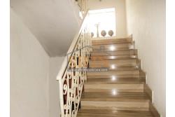Casa con terreno - Grottaminarda (AV) proponiamo in vendita compendio immobiliare composto da: due fabbricati di cui il primo di mq. 200,00 ca. costruito negli anni '90 ed il secondo fabbricato di mq. 100,00 risalente al 1962.