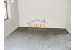 Casa con Terreno - San Sossio Baronia (AV), C/da Fabbricata, a soli 1,2km dal Piazza Mercato, proponiamo in vendita graziosa casetta di mq. 60,00 ca. oltre garage di mq. 25,00 ca. immersa nel verde e circondata da siepe di lauroceraso oltre a mq. 700,00 di giardino terrazzato ed ulteriori mq. 7.000,00 ca. di terreno