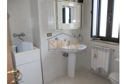 Casa con Giardino - Fontanarosa proponiamo in vendita casa indipendente di complessivi mq. 125,00 ca. oltre a mq. 20,00ca. di giardino.