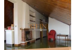 Mansarda via Monaca - Fontanarosa, in via Monaca, proponiamo in vendita graziosa mansarda che richiama come stile le baite di montagna, di mq. 55,00 ca. 