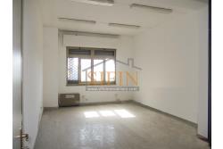 Ufficio mq. 400,00 - Grottaminarda, in zona centrale, via Condotto, proponiamo in locazione ufficio di complessivi mq. 400,00 composto da 8 ampie stanze con ampio disimpegno,