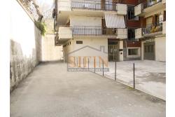 Ufficio mq. 400,00 - Grottaminarda, in zona centrale, via Condotto, proponiamo in locazione ufficio di complessivi mq. 400,00 composto da 8 ampie stanze con ampio disimpegno,