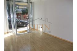 Locale Commerciale - Grottaminarda (AV) in zona centralissima, Corso Vittorio Veneto, adiacente piazza XVI marzo, proponiamo in locazione locale commerciale di complessivi mq. 35,00