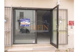 Locale Commerciale - Passo di Mirabella Eclano, su via Nazionale, a pochi passi dalla piazza principale, proponiamo in locazione locale commerciale di mq. 65,00