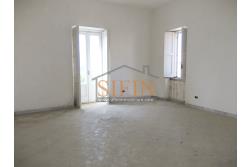 Appartamento Centro Storico - Fontanarosa (AV) nel pieno centro storico, via Bianchi, proponiamo in vendita appartamento di mq. 120,00 ca. ubicato al secondo piano di piccola palazzina