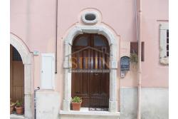 Appartamento Centro Storico - Fontanarosa (AV) nel pieno centro storico, via Bianchi, proponiamo in vendita appartamento di mq. 120,00 ca. ubicato al secondo piano di piccola palazzina