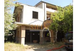 Villa in costruzione - Fontanarosa, a soli 600 metri dalla piazza Cristo Re, proponiamo in vendita, imponente villa di mq. 600,00 ca. in corso di cosruzione.