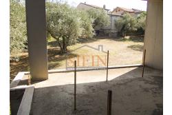 Villa in costruzione - Fontanarosa, a soli 600 metri dalla piazza Cristo Re, proponiamo in vendita, imponente villa di mq. 600,00 ca. in corso di cosruzione.