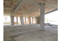 Villa in costruzione - Fontanarosa, a soli 600 metri dalla piazza Cristo Re, proponiamo in vendita, imponente villa di mq. 600,00 ca. in corso di cosruzione.