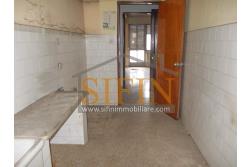 Appartamento  - Grattaminarda (AV) su corso Vittorio Veneto, a pochi passi dalla piazza, in piccolo condominio composto da soli due appartamenti, proponiamo in vendita appartamento di mq. 85,00 ca. con mq. 8,00 di balconi e mq. 60,00 di terrazzo panoramico