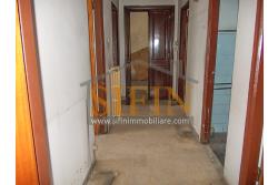 Appartamento  - Grattaminarda (AV) su corso Vittorio Veneto, a pochi passi dalla piazza, in piccolo condominio composto da soli due appartamenti, proponiamo in vendita appartamento di mq. 85,00 ca. con mq. 8,00 di balconi e mq. 60,00 di terrazzo panoramico