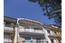Appartamento  - Grattaminarda (AV) su corso Vittorio Veneto, a pochi passi dalla piazza, in piccolo condominio composto da soli due appartamenti, proponiamo in vendita appartamento di mq. 85,00 ca. con mq. 8,00 di balconi e mq. 60,00 di terrazzo panoramico