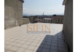 Appartamento  - Grattaminarda (AV) su corso Vittorio Veneto, a pochi passi dalla piazza, in piccolo condominio composto da soli due appartamenti, proponiamo in vendita appartamento di mq. 85,00 ca. con mq. 8,00 di balconi e mq. 60,00 di terrazzo panoramico