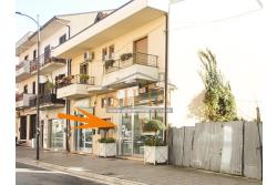 Locale Commerciale - Grottaminarda, Corso V. Veneto, proponiamo in locazione locale commerciale, con ampia vetrina