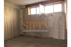 Palazzina in centro - Grottaminarda, Corso V. Veneto, in prossimit della piazza XVI Marzo, proponiamo in vendita palazzina di complessivi mq. 210,00 disposti su tre livelli, oltre a mq. 30,00 di terrazzo panoramico e mq. 30,00 di cantina al piano interrato.