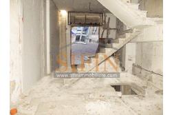 Palazzina in centro - Grottaminarda, Corso V. Veneto, in prossimit della piazza XVI Marzo, proponiamo in vendita palazzina di complessivi mq. 210,00 disposti su tre livelli, oltre a mq. 30,00 di terrazzo panoramico e mq. 30,00 di cantina al piano interrato.