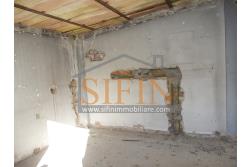 Palazzina in centro - Grottaminarda, Corso V. Veneto, in prossimit della piazza XVI Marzo, proponiamo in vendita palazzina di complessivi mq. 210,00 disposti su tre livelli, oltre a mq. 30,00 di terrazzo panoramico e mq. 30,00 di cantina al piano interrato.