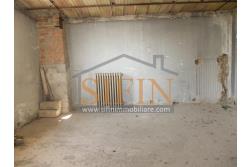 Palazzina in centro - Grottaminarda, Corso V. Veneto, in prossimit della piazza XVI Marzo, proponiamo in vendita palazzina di complessivi mq. 210,00 disposti su tre livelli, oltre a mq. 30,00 di terrazzo panoramico e mq. 30,00 di cantina al piano interrato.