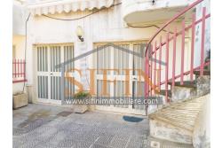 Appartamento con giardino - Grottaminarda, via Raffaello Sanzio (parco Sciarappa) proponiamo in vendita appartamento indipendente (porzione di villa) con giardino e garage di complessivi mq. 220,00 di abitazione e mq. 200,00 di corte e giardino