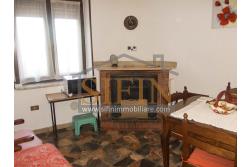 Casa con garage - Carife (AV), via Madonna delle Grazie, a pochi passi da piazza San Giovanni, proponiamo in vendita casa di complessivi mq. 98,00