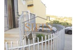 Casa con garage - Carife (AV), via Madonna delle Grazie, a pochi passi da piazza San Giovanni, proponiamo in vendita casa di complessivi mq. 98,00