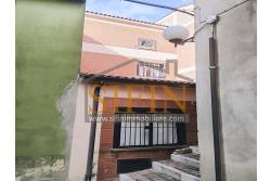 Casa indipendente  - Carife, casa singola di complessivi mq. 50,00 ed ubicata sulla centralissima via Roma (II Vicolo). L'abitazione si sviluppa su due livelli