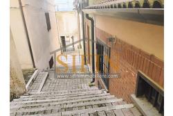 Casa indipendente  - Carife, casa singola di complessivi mq. 50,00 ed ubicata sulla centralissima via Roma (II Vicolo). L'abitazione si sviluppa su due livelli