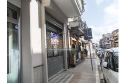 Locale Commerciale - Grottaminarda, locale commerciale mq. 160,00 in zona centralissima con vetrina su Corso Vittorio Veneto e doppio accesso da via Piave