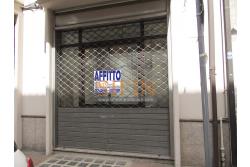Locale Commerciale - Grottaminarda, locale commerciale mq. 160,00 in zona centralissima con vetrina su Corso Vittorio Veneto e doppio accesso da via Piave