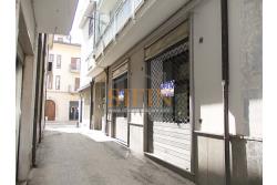 Locale Commerciale - Grottaminarda, locale commerciale mq. 160,00 in zona centralissima con vetrina su Corso Vittorio Veneto e doppio accesso da via Piave