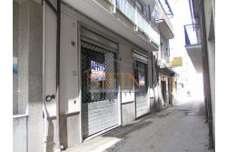 Locale Commerciale - Grottaminarda, locale commerciale mq. 160,00 in zona centralissima con vetrina su Corso Vittorio Veneto e doppio accesso da via Piave