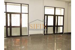 Locale Commerciale - Grottaminarda, locale commerciale mq. 160,00 in zona centralissima con vetrina su Corso Vittorio Veneto e doppio accesso da via Piave
