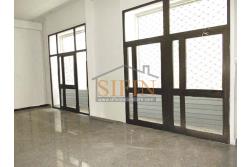 Locale Commerciale - Grottaminarda, locale commerciale mq. 160,00 in zona centralissima con vetrina su Corso Vittorio Veneto e doppio accesso da via Piave