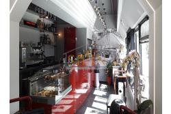 Lounge-Bar Grottaminarda - Grottaminarda, su strada ad alto flusso veicolare (S.S. 90) e con parcheggio, proponiamo in locazione, non il solito locale, ma un Bus Bar, rifinito e pronto all'uso