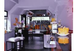 Lounge-Bar Grottaminarda - Grottaminarda, su strada ad alto flusso veicolare (S.S. 90) e con parcheggio, proponiamo in locazione, non il solito locale, ma un Bus Bar, rifinito e pronto all'uso