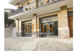 Locale Commerciale - Grottaminarda (AV), via Condotto, proponiamo in locazione locale commerciale di mq. 135,00 ca.