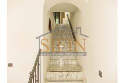 Casa con Giardino - Taurasi (AV), terra del buon vino, sulla centralissima via San Rocco, proponiamo in vendita villa a schiera di complessivi mq. 160,00 disposta su due livelli
