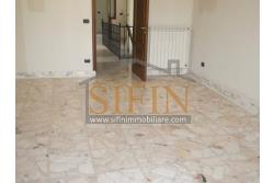 Casa con Giardino - Taurasi (AV), terra del buon vino, sulla centralissima via San Rocco, proponiamo in vendita villa a schiera di complessivi mq. 160,00 disposta su due livelli
