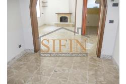Casa con Giardino - Taurasi (AV), terra del buon vino, sulla centralissima via San Rocco, proponiamo in vendita villa a schiera di complessivi mq. 160,00 disposta su due livelli