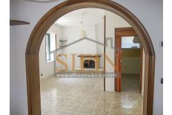 Casa con Giardino - Taurasi (AV), terra del buon vino, sulla centralissima via San Rocco, proponiamo in vendita villa a schiera di complessivi mq. 160,00 disposta su due livelli