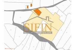 Casa con Terreno - Zungoli (AV) proponiamo in vendita un fabbricato da ristrutturare di mq. 130,00 ca. composto da due vani abitativi di mq. 50,00 ca. ed un vano deposito/cantina di mq. 80,00 ca. oltre a mq. 11.000,00 ca. di terreno 