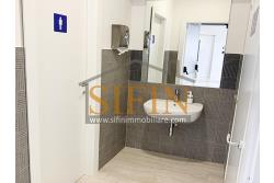 Loclae Commerciale - Ariano Irpino proponiamo in locazione elegante e funzionale locale commerciale di mq. 160,00 ca. con mq. 100,00 ca. di terrazzo oltre, come detto, ad ampio e comodo parcheggio.