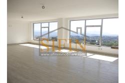 Loclae Commerciale - Ariano Irpino proponiamo in locazione elegante e funzionale locale commerciale di mq. 160,00 ca. con mq. 100,00 ca. di terrazzo oltre, come detto, ad ampio e comodo parcheggio.