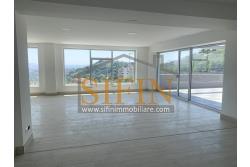 Loclae Commerciale - Ariano Irpino proponiamo in locazione elegante e funzionale locale commerciale di mq. 160,00 ca. con mq. 100,00 ca. di terrazzo oltre, come detto, ad ampio e comodo parcheggio.