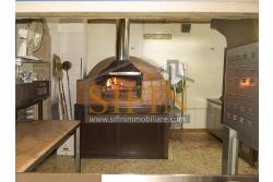 Pizzeria Friggitoria - Grottaminarda (AV), in zona centrale ad alto flusso veicolare, proponiamo in affitto 