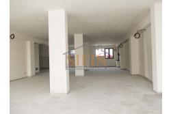 Locale Commerciale - Grottaminarda (AV), via Francesco Flammia, strada al alto flusso veicolare, a pochi metri dal casello autostradale, dall'universit, in pieno centro cittadino, proponiamo in locazione locale commerciale di mq. 250,00 di nuovissima costruzione 