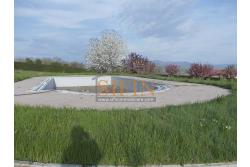 Villa con Piscina - Melito Irpino, nella immediata periferia, proponiamo in vendita villa di complessivi mq. 450,00 ca. oltre a mq. 10.500,00 di giardino