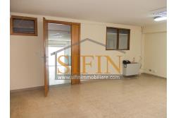 Locale con deposito  - Grottaminarda, in zona centrale , corso Vittorio Veneto, n. 130, proponiamo in locazione locazle commerciale di mq. 110,00 ca. oltre a mq. 110,00 di deposito