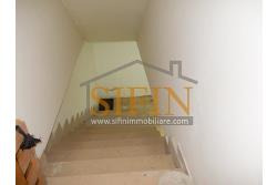 Locale con deposito  - Grottaminarda, in zona centrale , corso Vittorio Veneto, n. 130, proponiamo in locazione locazle commerciale di mq. 110,00 ca. oltre a mq. 110,00 di deposito